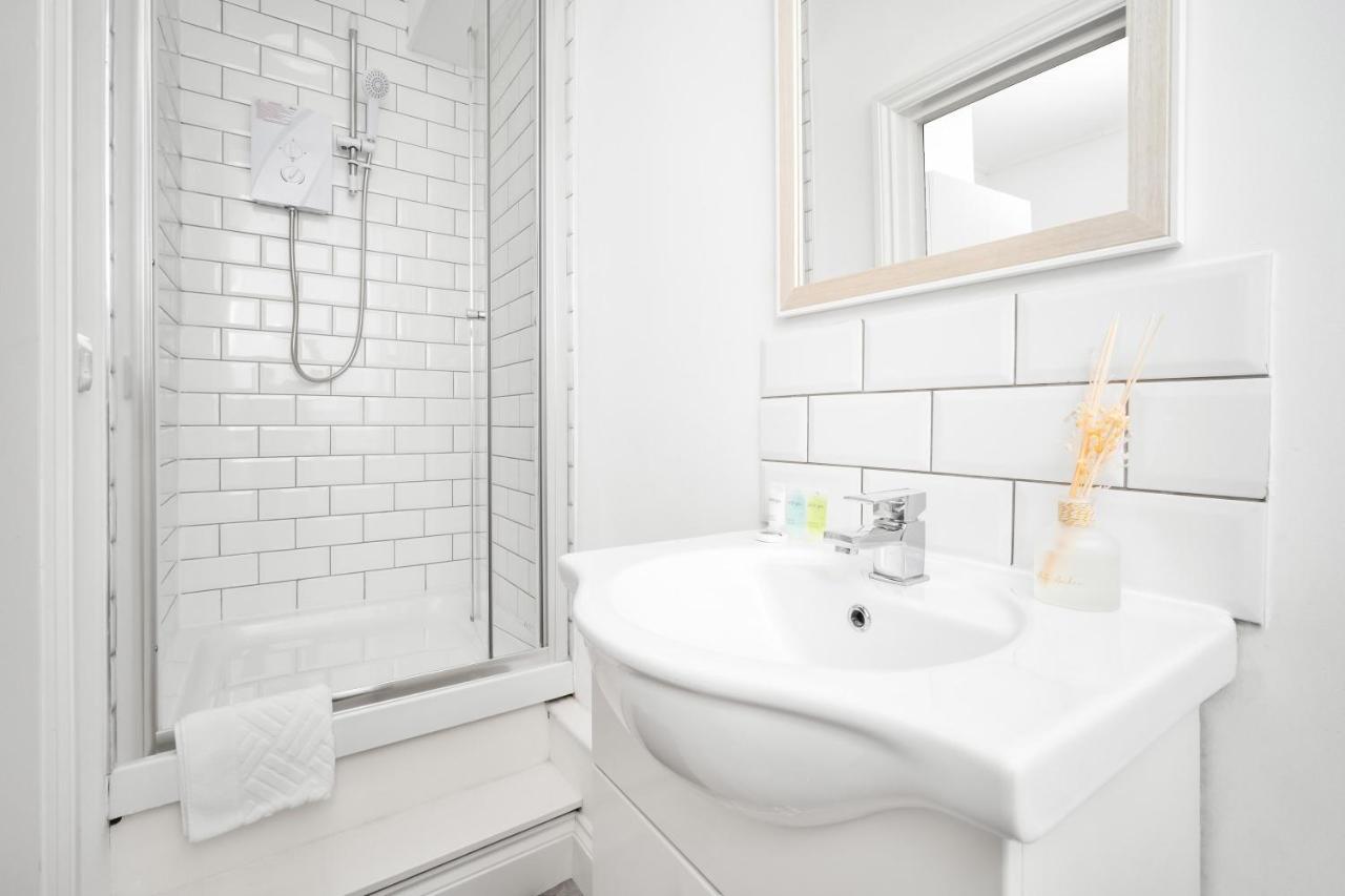 Beautiful Waterside Apartment - Parking - Perry Barr - Top Rated Birmingham Eksteriør billede