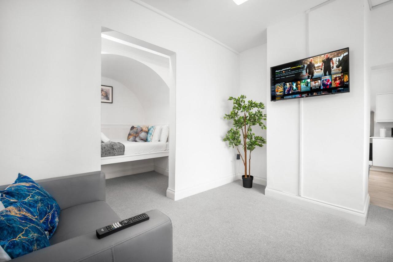 Beautiful Waterside Apartment - Parking - Perry Barr - Top Rated Birmingham Eksteriør billede