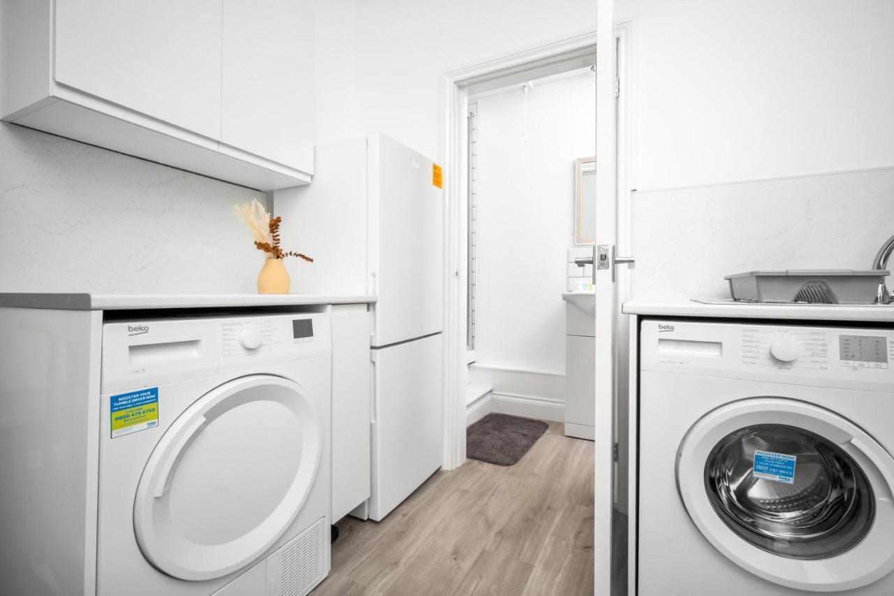 Beautiful Waterside Apartment - Parking - Perry Barr - Top Rated Birmingham Eksteriør billede