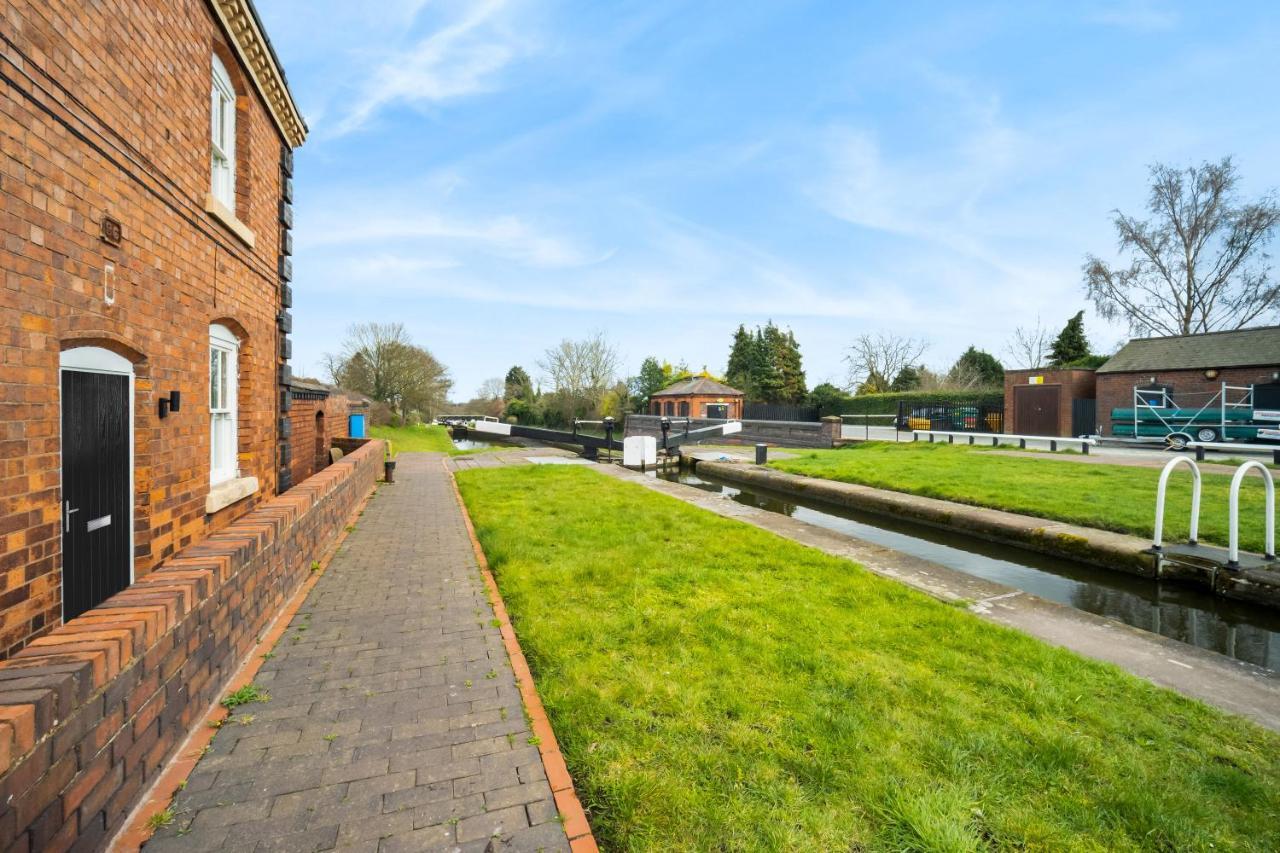 Beautiful Waterside Apartment - Parking - Perry Barr - Top Rated Birmingham Eksteriør billede