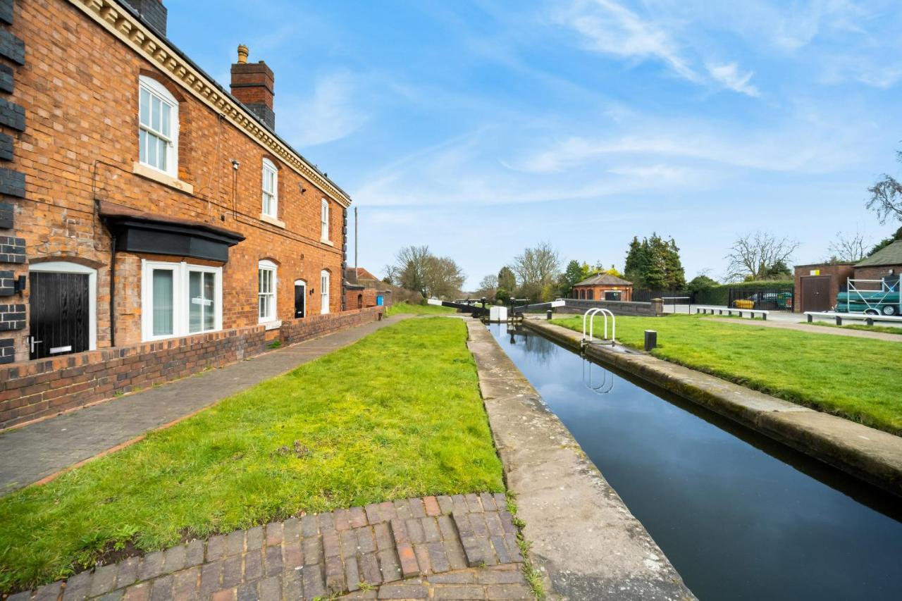 Beautiful Waterside Apartment - Parking - Perry Barr - Top Rated Birmingham Eksteriør billede
